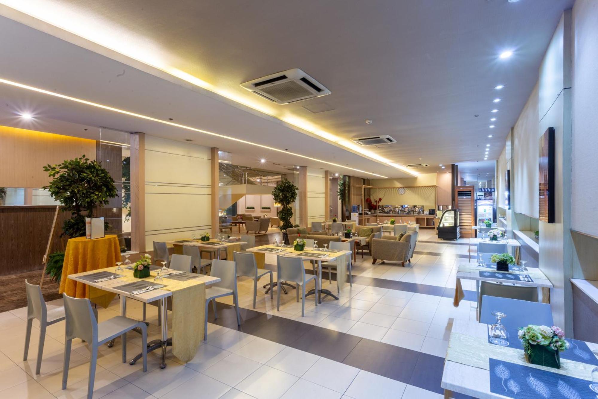 La Breza Hotel Quezon City Eksteriør billede
