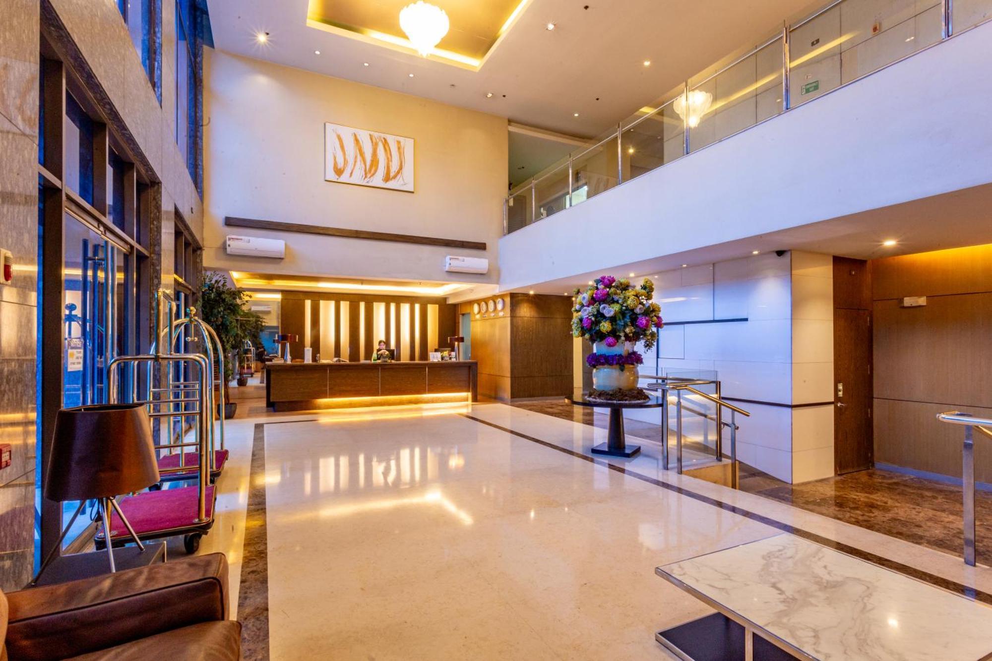 La Breza Hotel Quezon City Eksteriør billede