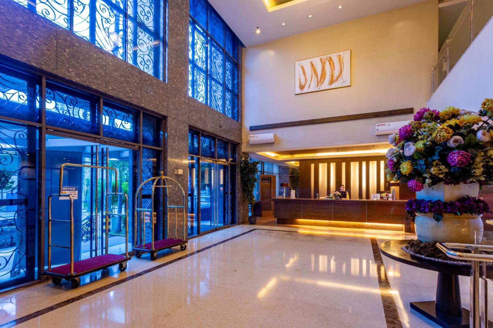 La Breza Hotel Quezon City Eksteriør billede