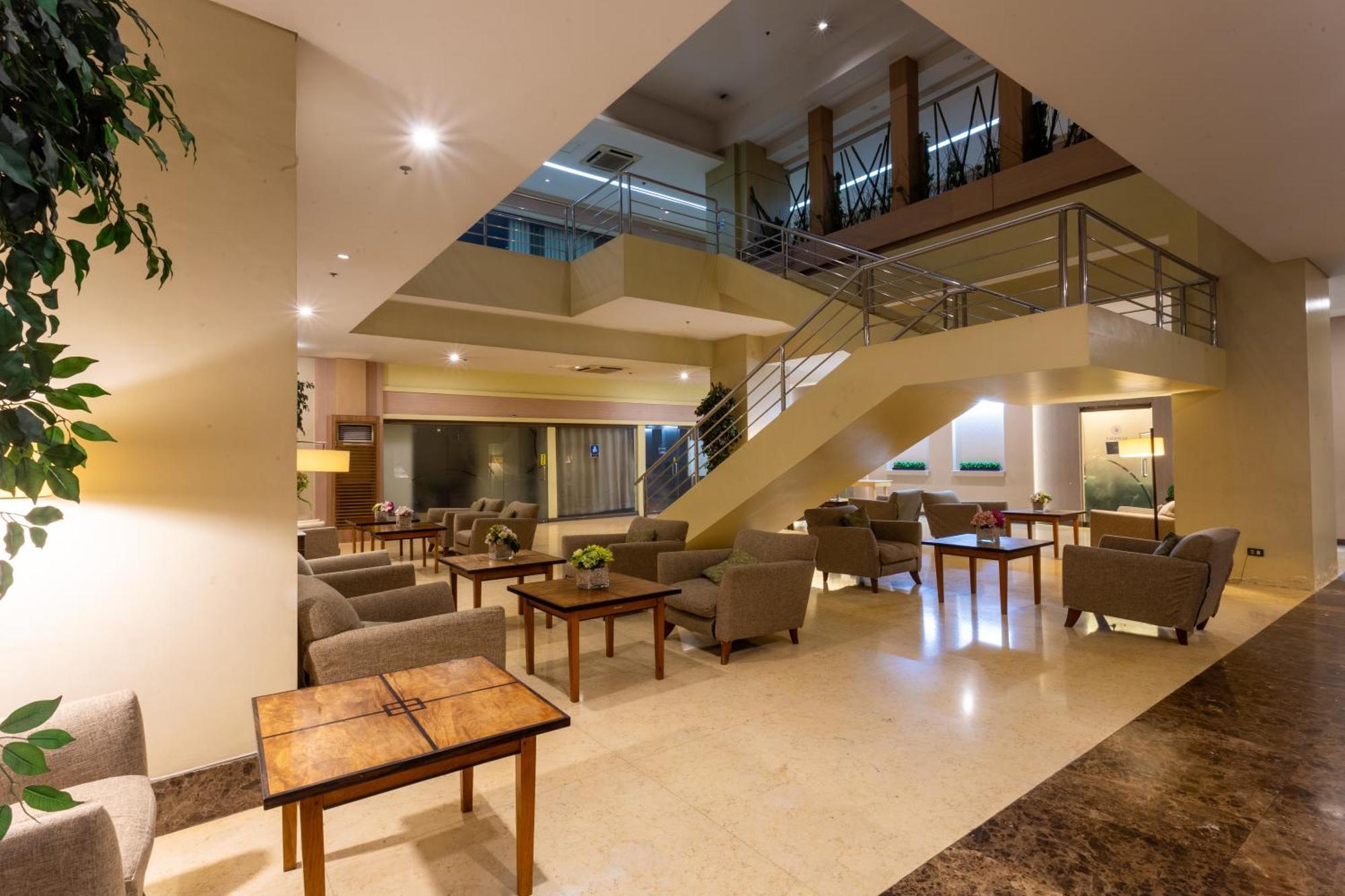 La Breza Hotel Quezon City Eksteriør billede