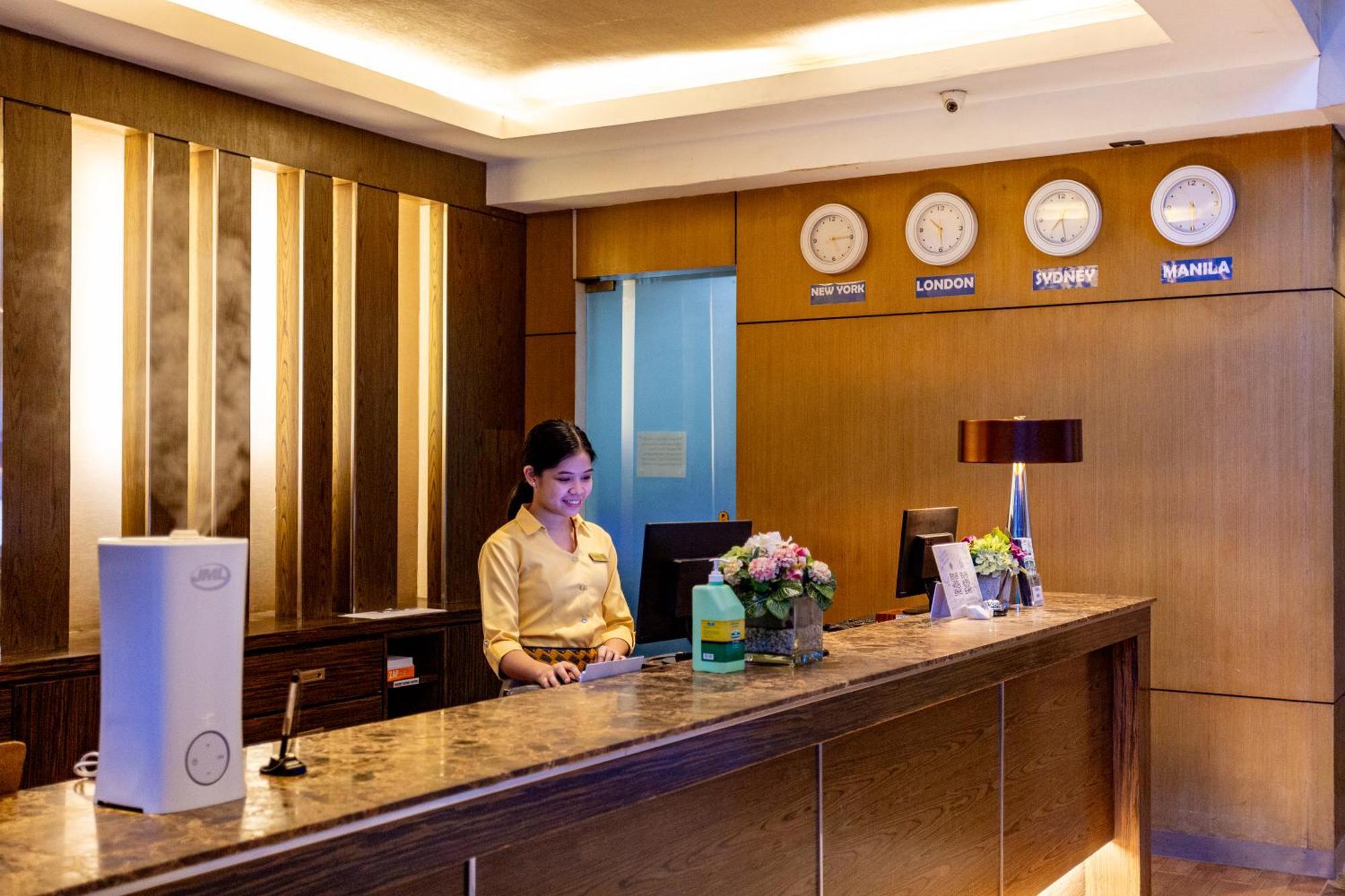 La Breza Hotel Quezon City Eksteriør billede