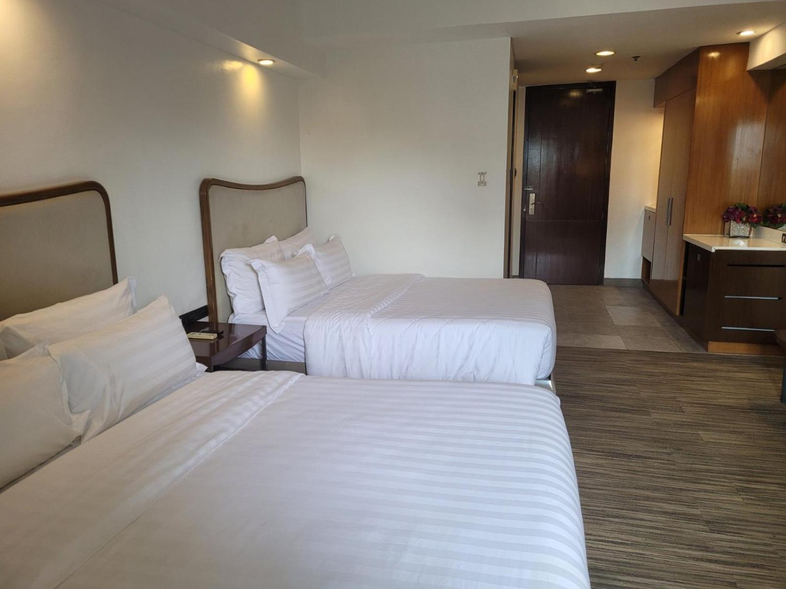 La Breza Hotel Quezon City Eksteriør billede