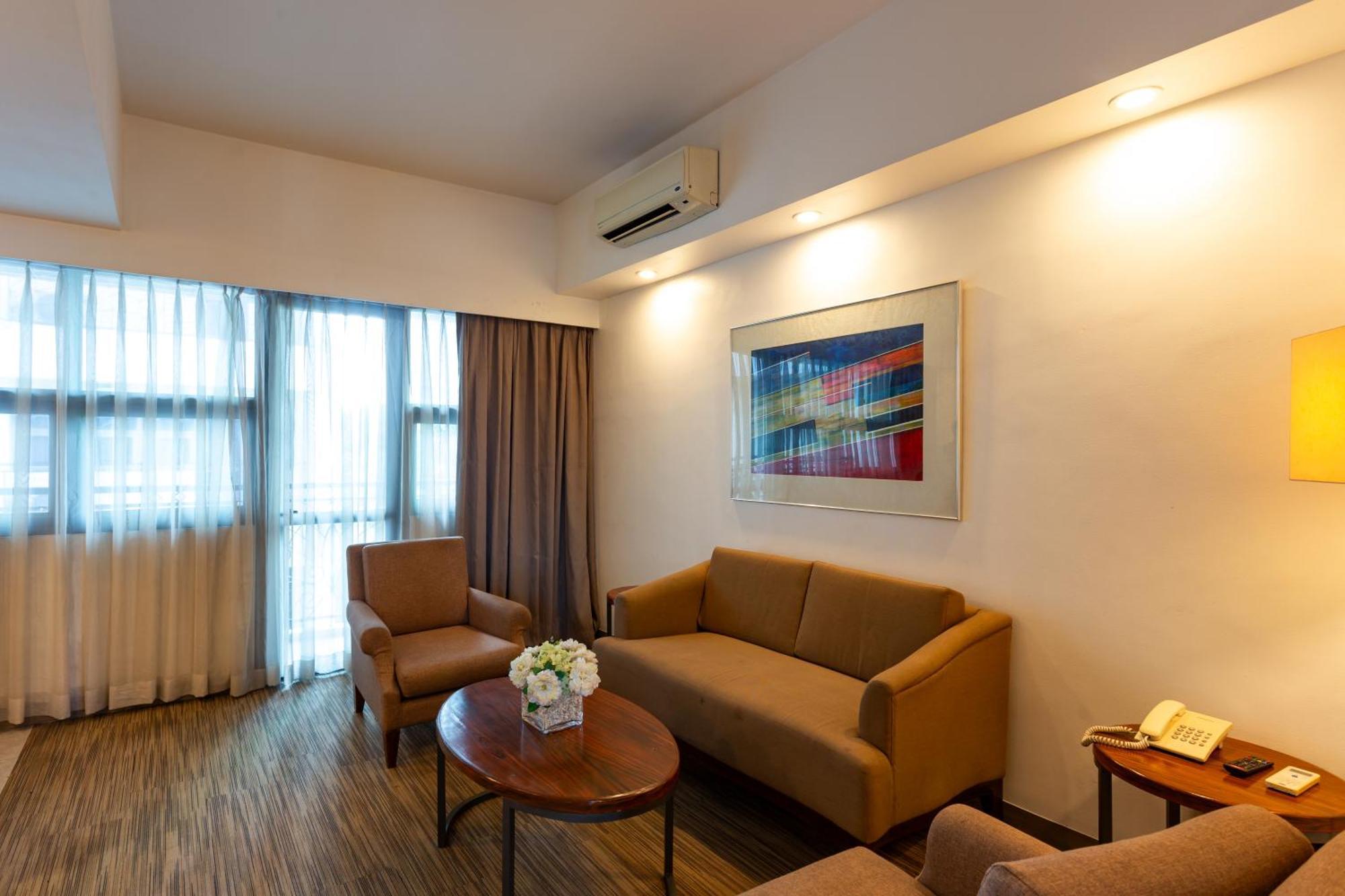 La Breza Hotel Quezon City Eksteriør billede