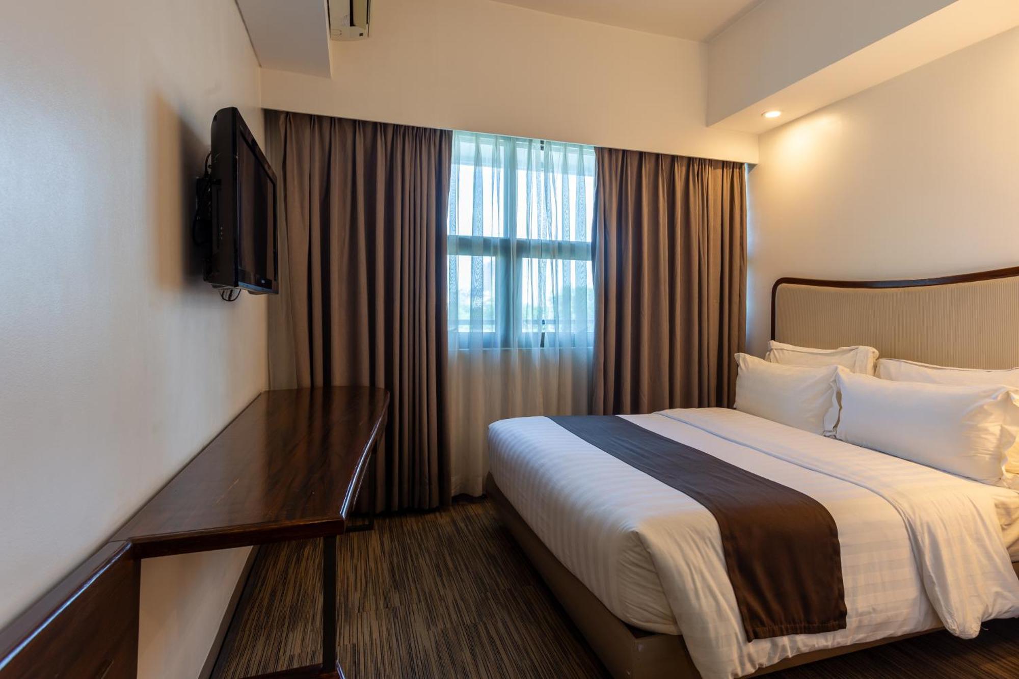 La Breza Hotel Quezon City Eksteriør billede