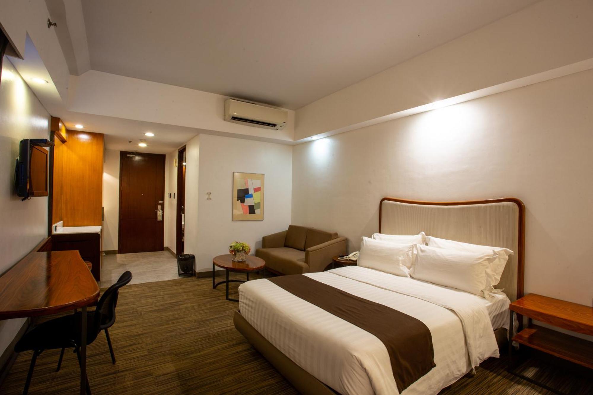 La Breza Hotel Quezon City Eksteriør billede