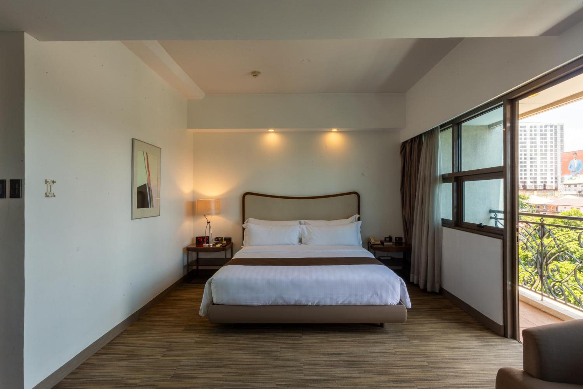 La Breza Hotel Quezon City Eksteriør billede