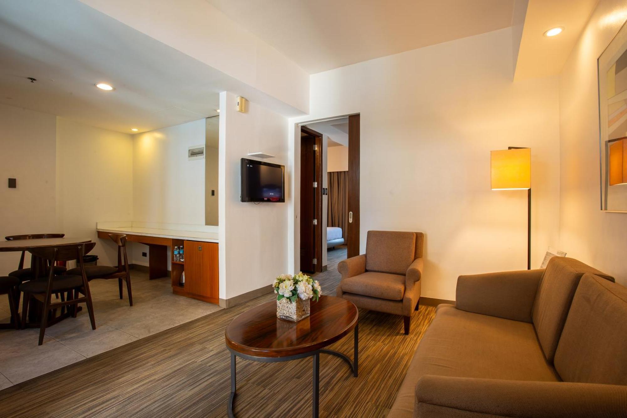 La Breza Hotel Quezon City Eksteriør billede